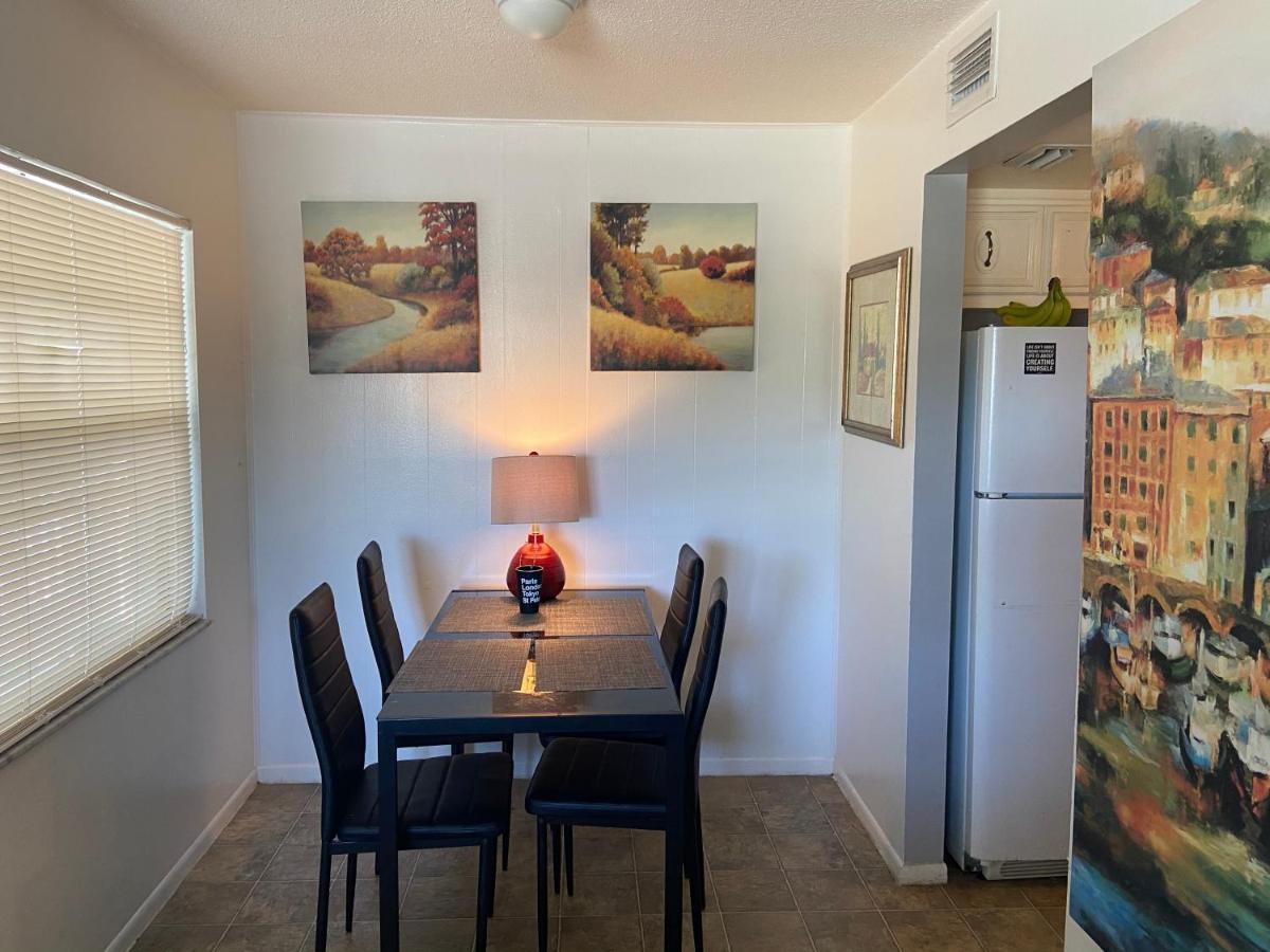 Private Room In A 2 Bedroom 1 Bathroom Shared With Host, On The Beach, Surrounded By Resorts, Only 2 People Max St. Pete Beach Extérieur photo